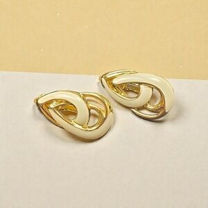 Trifari Vintage Gold Tone Cream Enamel Intertwining Loop Clip On‎ Earrings